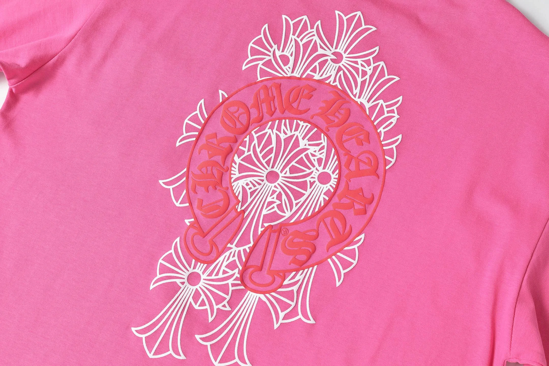 P150 Cross-border model, please do not place an order if you are pursuing quality -Chrome Hearts/Chrome Heart Cross Sanskrit foam printed short-sleeved T-shirt -High weight, high density and high quality. The wool is soft, delicate and skin-friendly. It feels soft and silky. It has excellent warmth and skin-friendly properties.